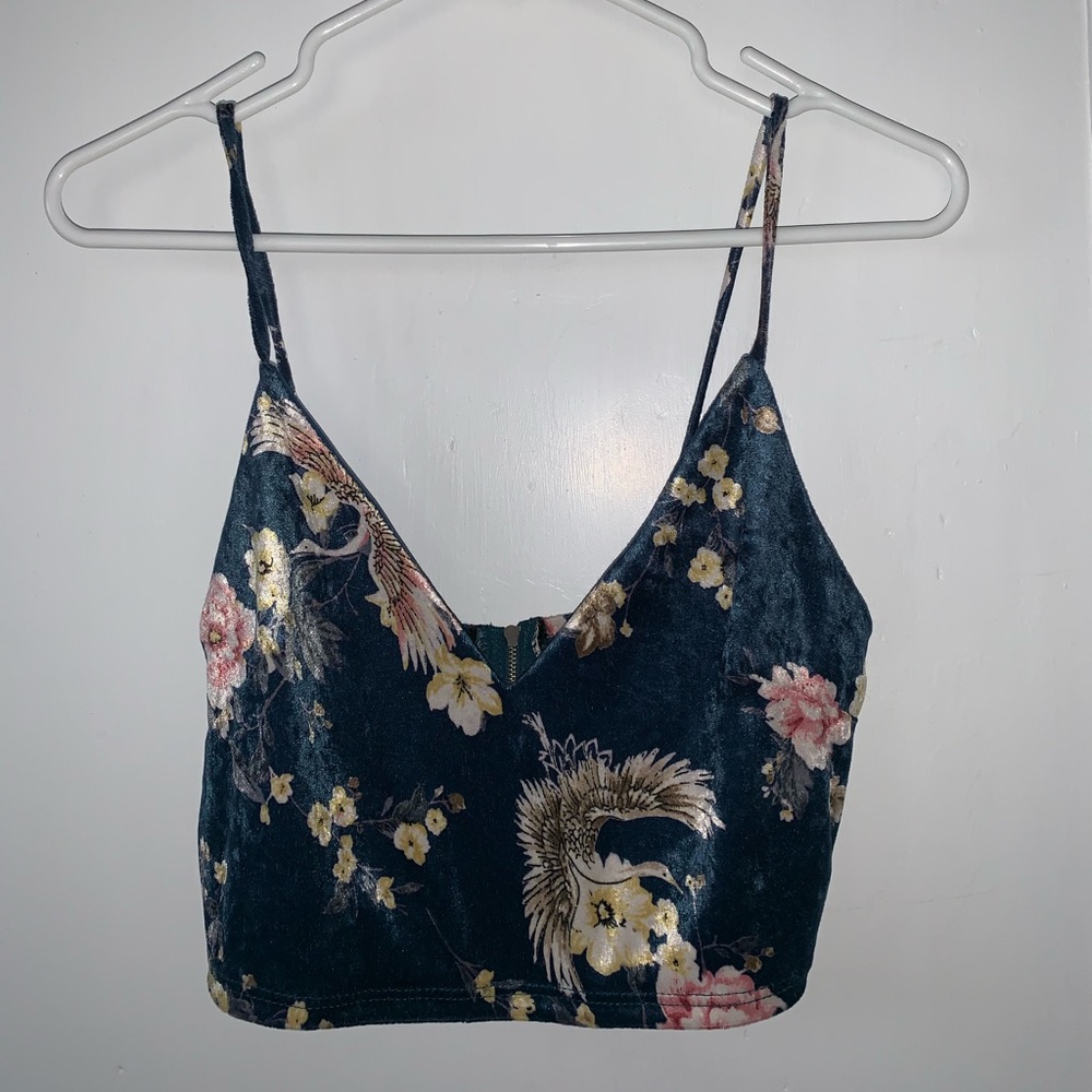 V neck crop top-velvet material